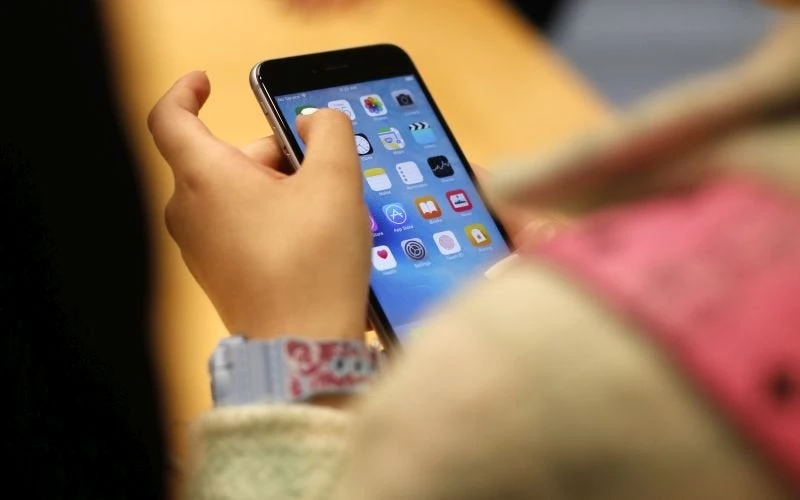 Οι τιμές των νέων iPhone στην Ελλάδα -Tι είναι η περιβόητη eSim που ενσωματώνουν;